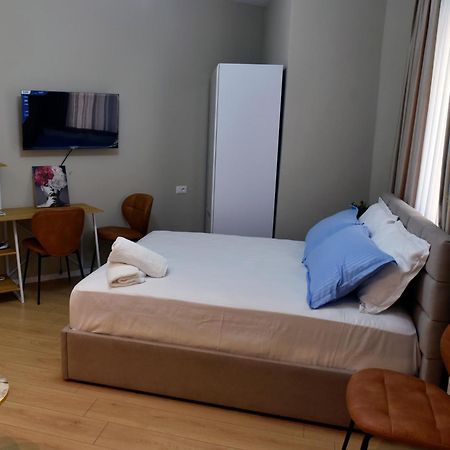 City Center Rooms And Apartments Дуррес Экстерьер фото