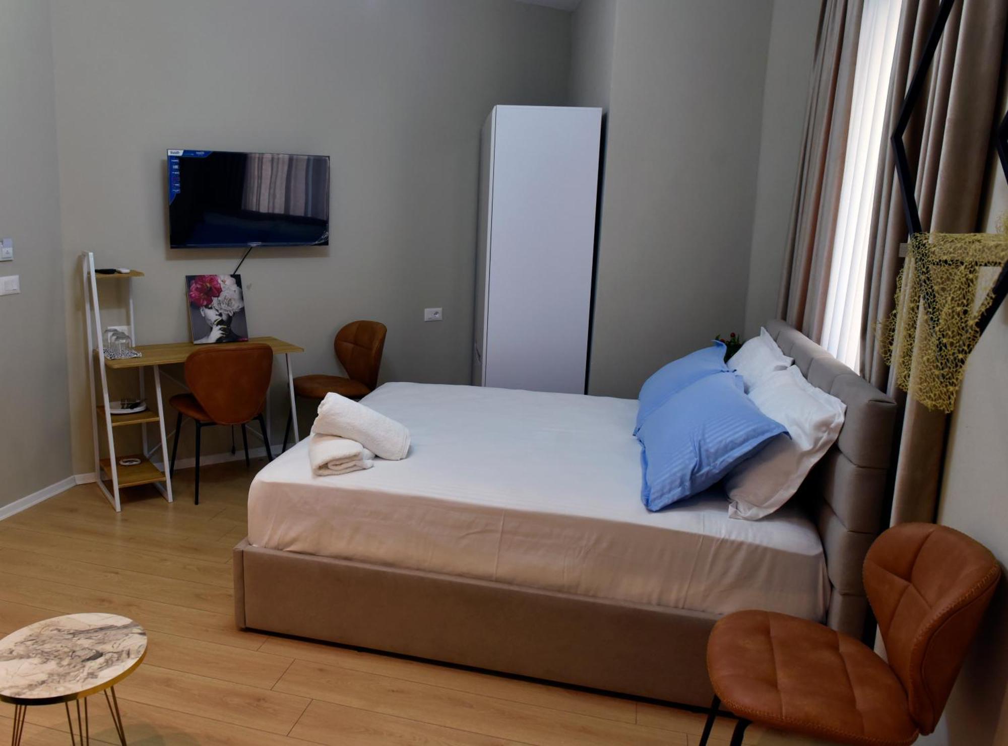 City Center Rooms And Apartments Дуррес Экстерьер фото