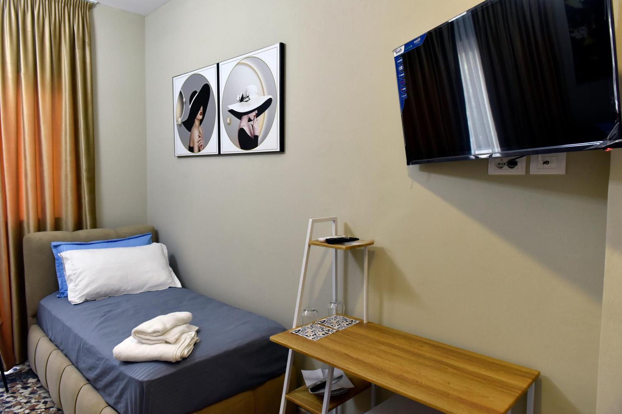 City Center Rooms And Apartments Дуррес Экстерьер фото